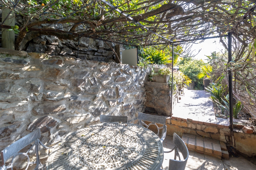 To Let 1 Bedroom Property for Rent in Green Point Western Cape